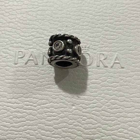 Women's Pandora Oxy Crown Charm - Picture 2 of 3